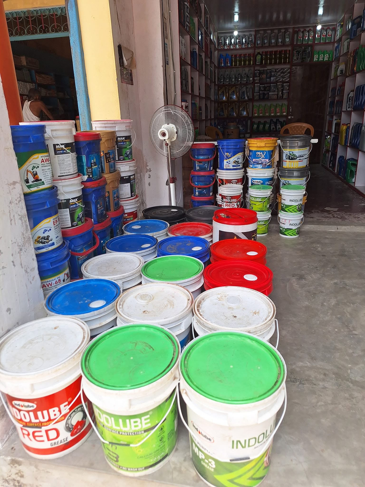 Wide range of lubricants at Suvidha Auto Agency